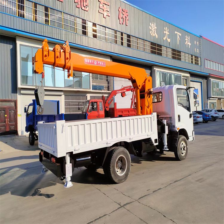 长治市三轮随车吊定制 农用改装机自备吊中瑞长期出售